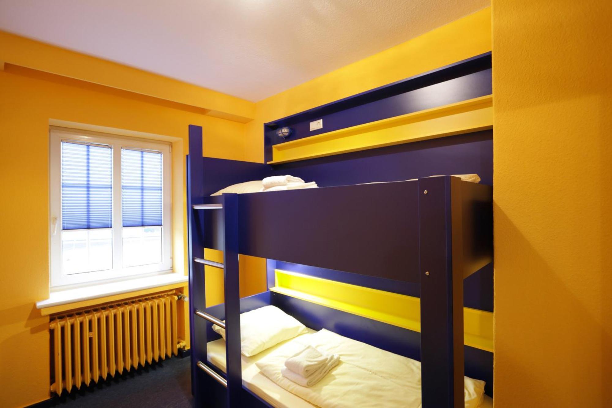 Bed'Nbudget Expo-Hostel Dorms Hannover Bilik gambar